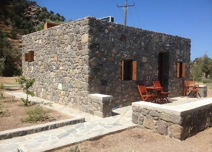 Loutra Olive Garden Stone House #3 펜션 Mandrákion