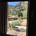 بيت للعطل Loutra Olive Garden Stone House #3 Mandrákion