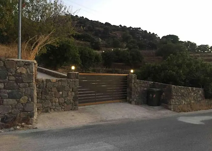 Loutra Olive Garden Stone House #3 בית נופש *